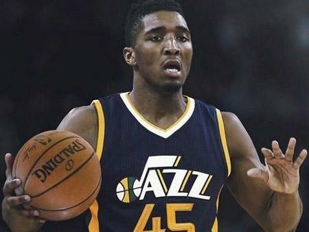 开拓者更新伤病报告：格兰特和罗威将缺席今日背靠背对阵魔术（开拓者伤病更新：格兰特与罗威缺阵今日背靠背战魔术）