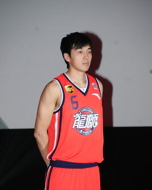 法媒：非洲杯黄牛票泛滥致使观众大减，不法分子盗取观众信息钱财（法媒称非洲杯黄牛猖獗致上座率下滑，不法分子窃取观众个人信息与资金）