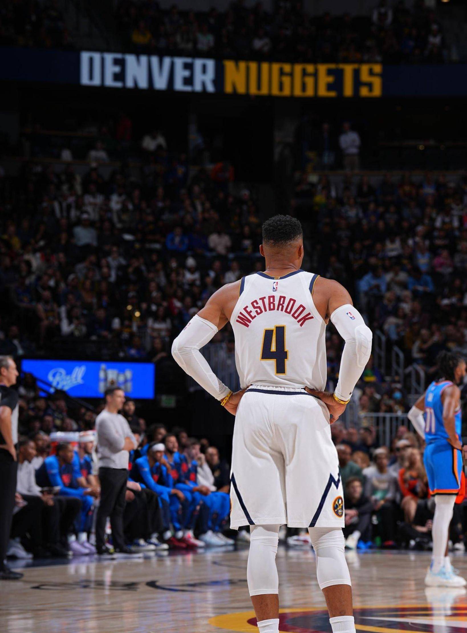 巴黎多粒进球豪取大胜（巴黎多点开花大比分取胜）