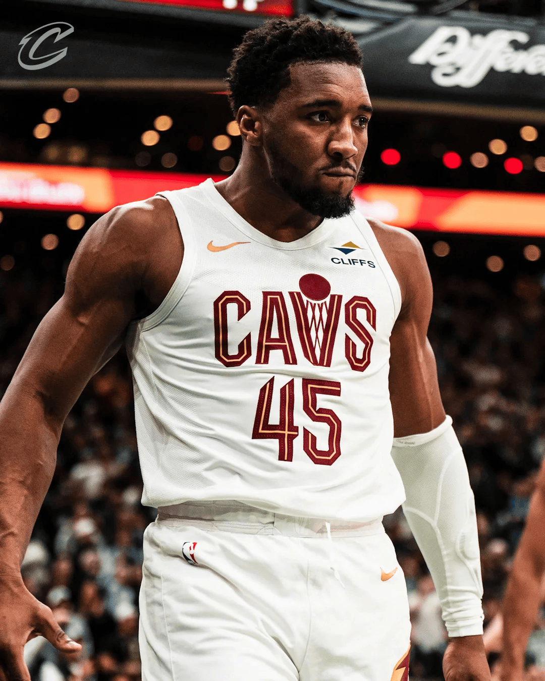 38岁传奇要退役？迈阿密夺冠夜藏悬念！老板亲承苏亚雷斯去留（38岁传奇将挂靴？迈阿密捧杯夜埋伏笔，老板亲口回应苏亚雷斯去留）